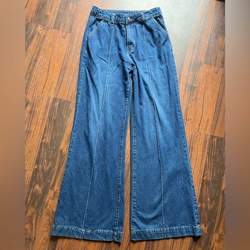Wide Legged Jeans